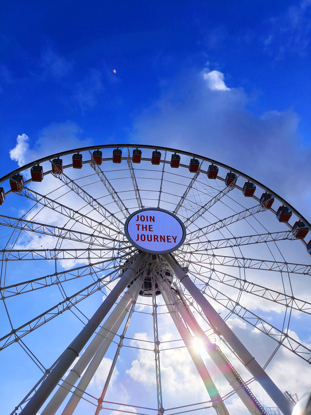 P8 Outdoor - Hong Kong Ferris Wheel